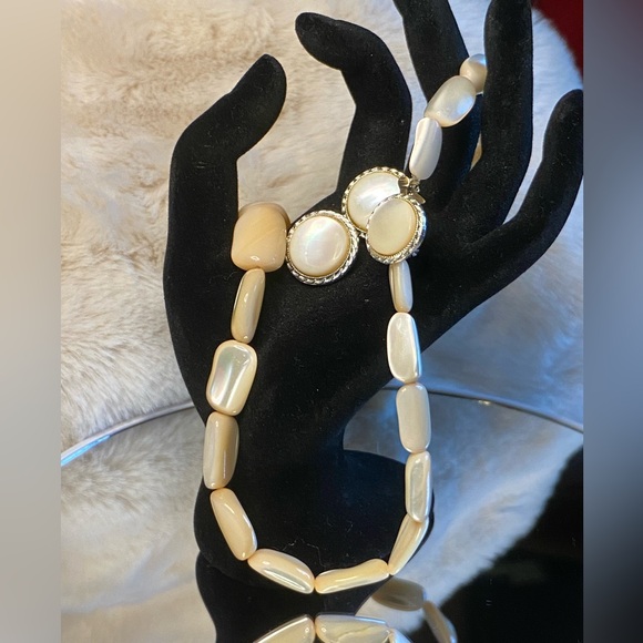 Vintage BALAMUTI Mother of Pearl MOP Necklace/matching earrings. 21”Signed Japan - Picture 3 of 17